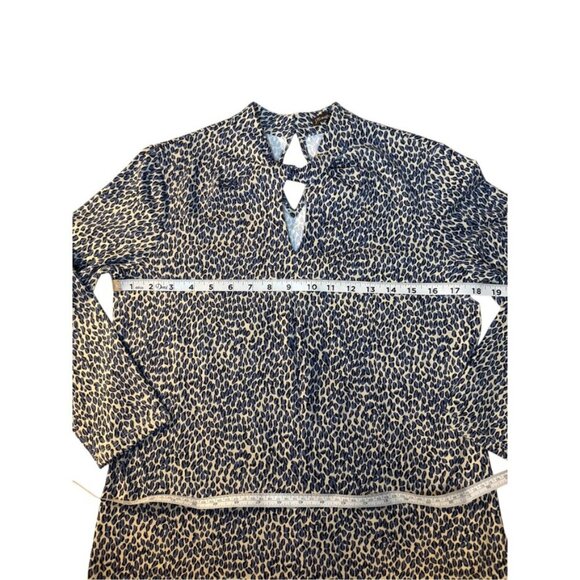 J. McLaughlin blue leopard print blouse size small - Picture 8 of 13